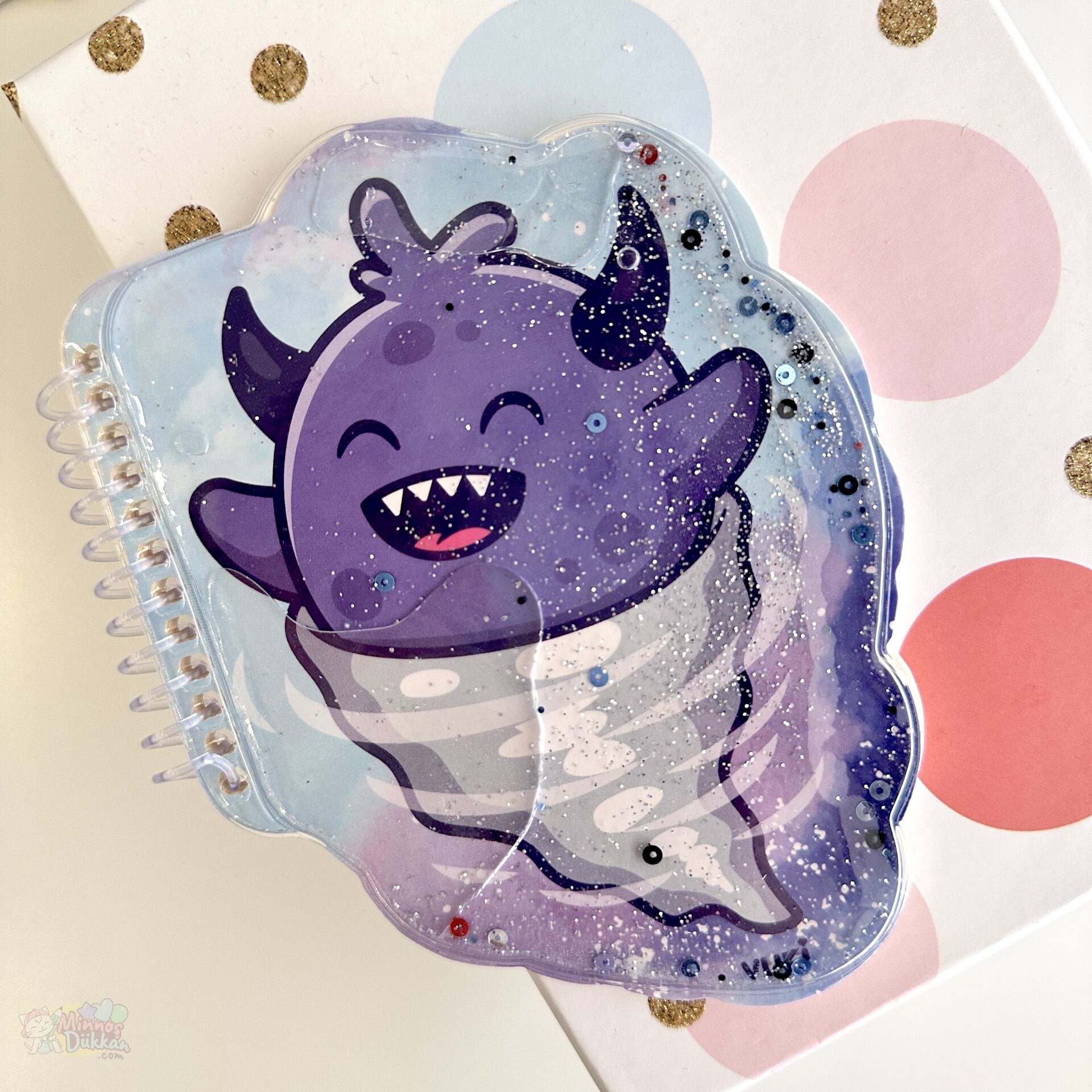 Canavar Desenli Şekilli Sulu A6 Defter