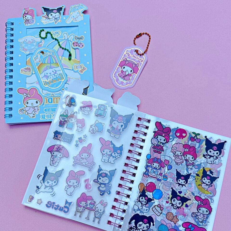 Sanrio Sticker Kitabı Anahtarlıklı