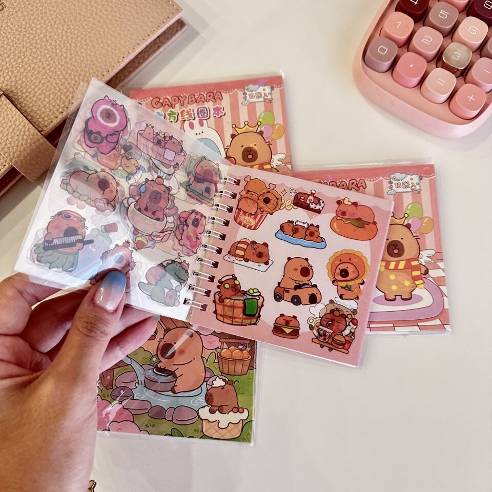 Capy Bara Sticker Defteri