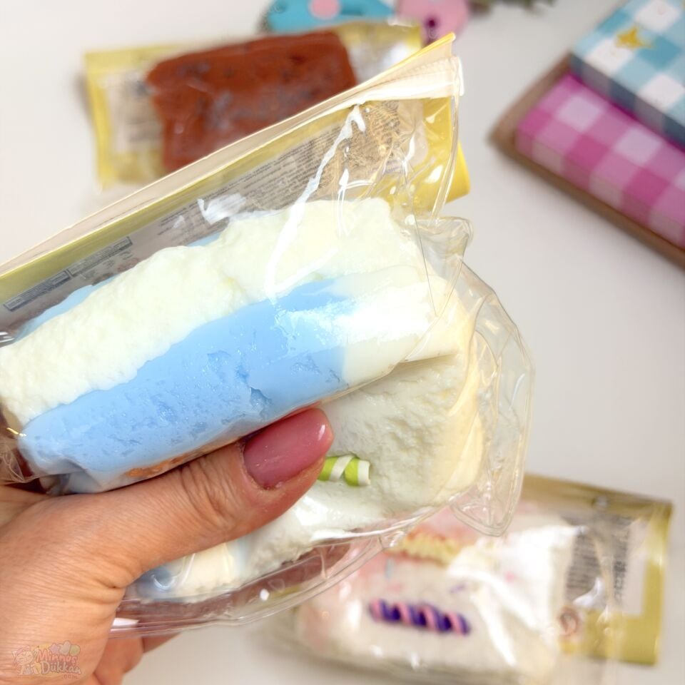 Mojmoj Sweet Cake Squishy