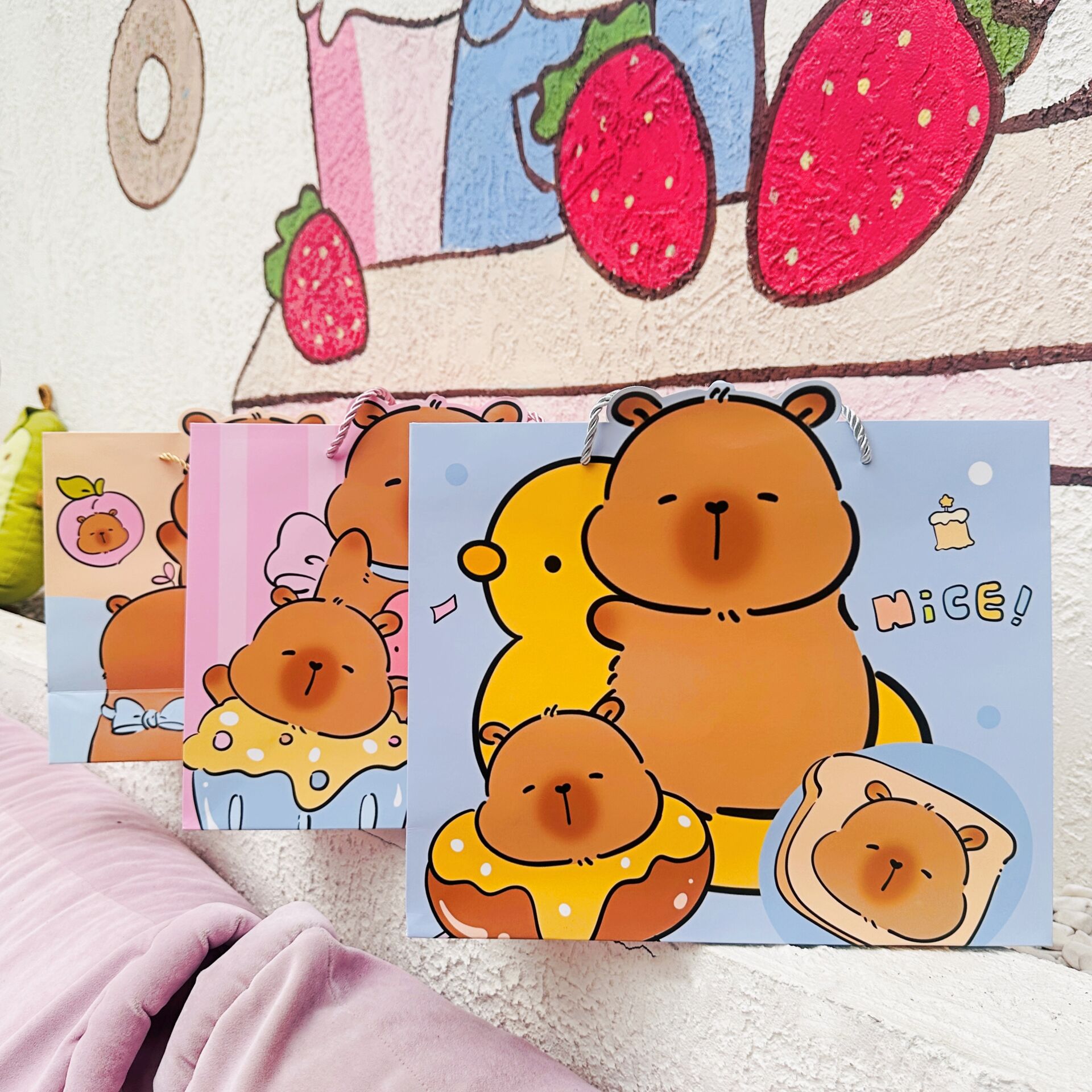 Kraft Capybara Hediye Çantası - Büyük