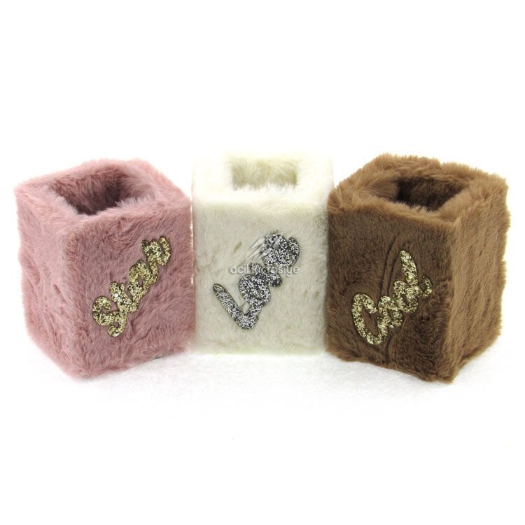 Pufidik Tüylü Masaüstü Kalemlik