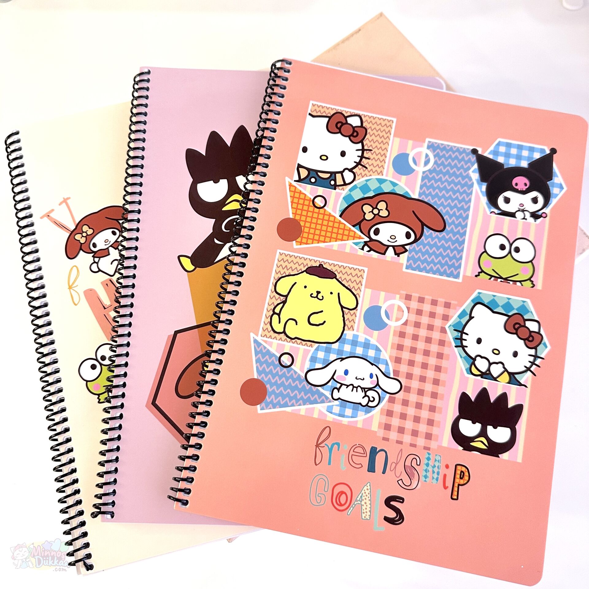Hello Kitty and Friends 80 Yaprak Çizgili Spiralli Defter A4