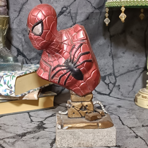 Spiderman Büyük Büst